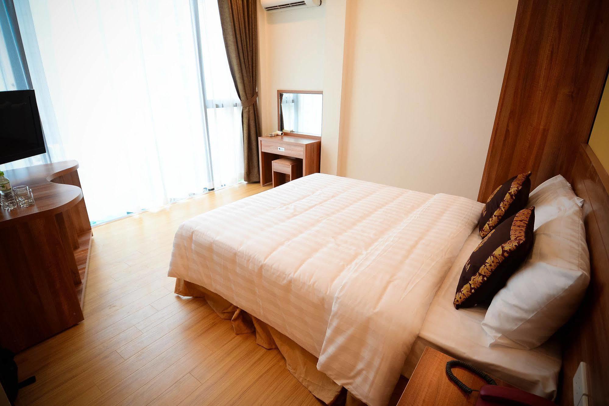 Casabella Hotel Ханой Экстерьер фото